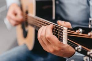 Benefits of thicker guitar strings